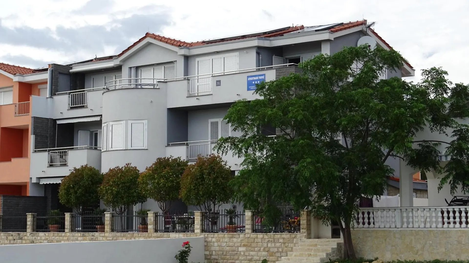 Apartments Topic 닌