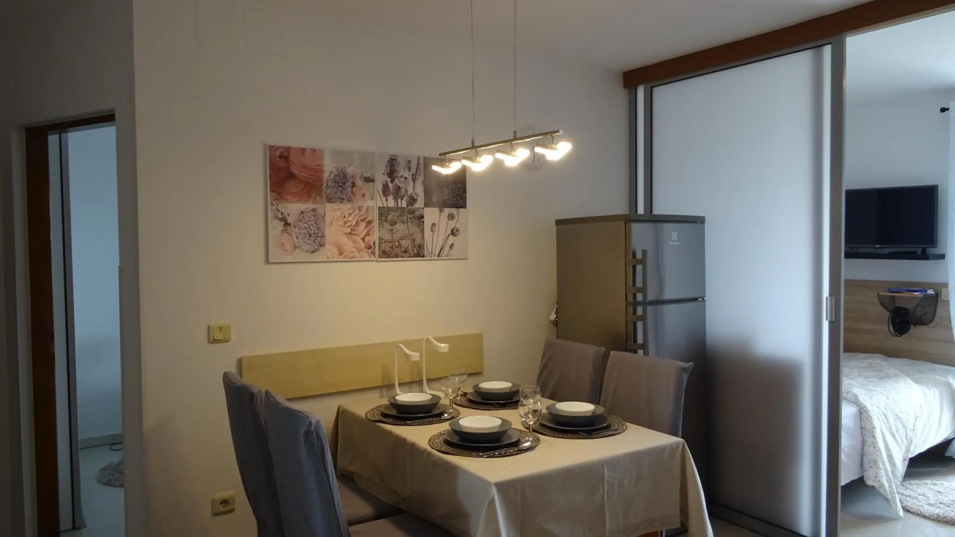 Apartments Topic 닌